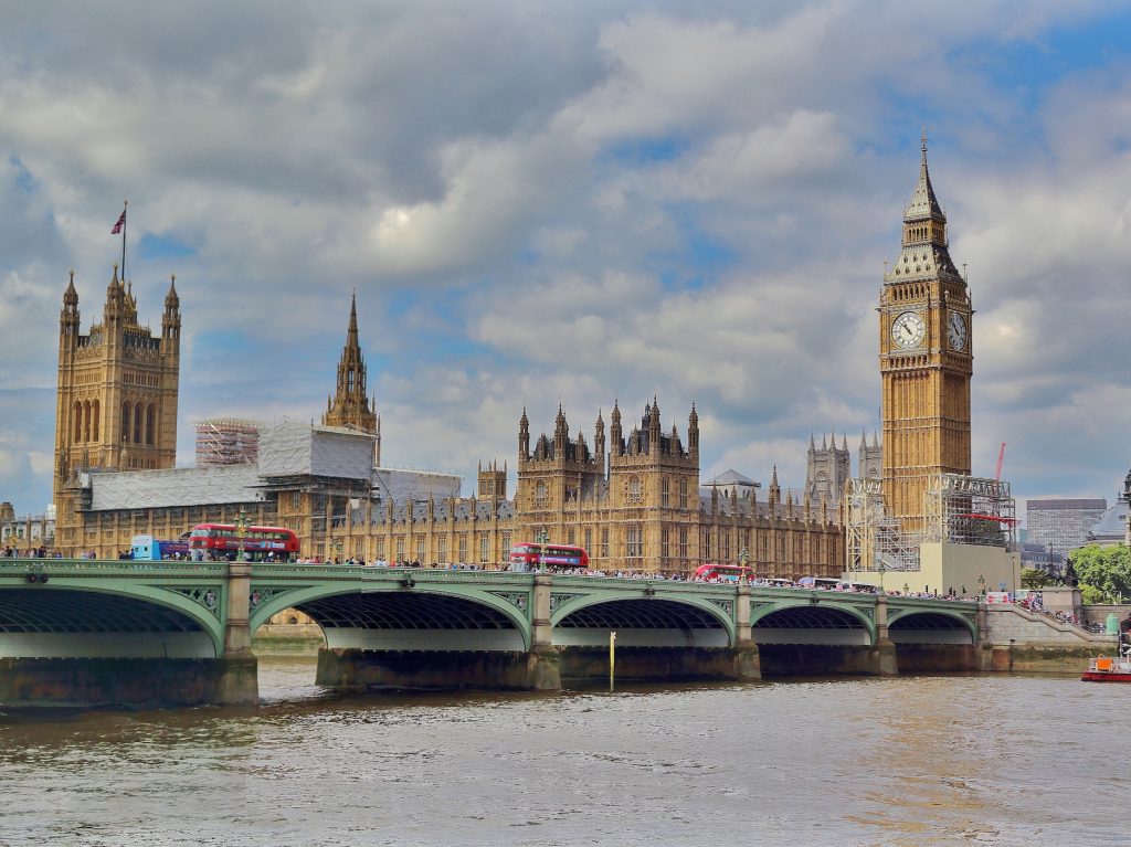 Brexit-Reportage: Big Ben, Brücke und Westminster in London