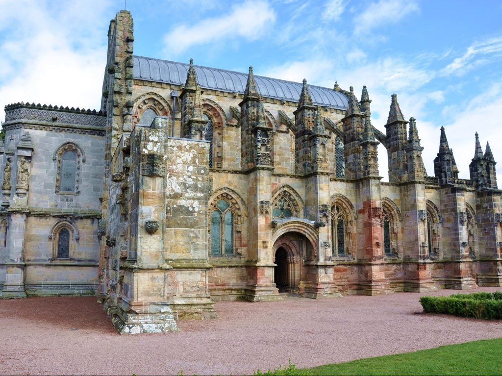 Außenaufnahme der Rosslyn Chapel in Schottland