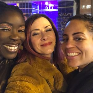 Alua, Jessica und Kia auf der Briefly Perfectly Human Party